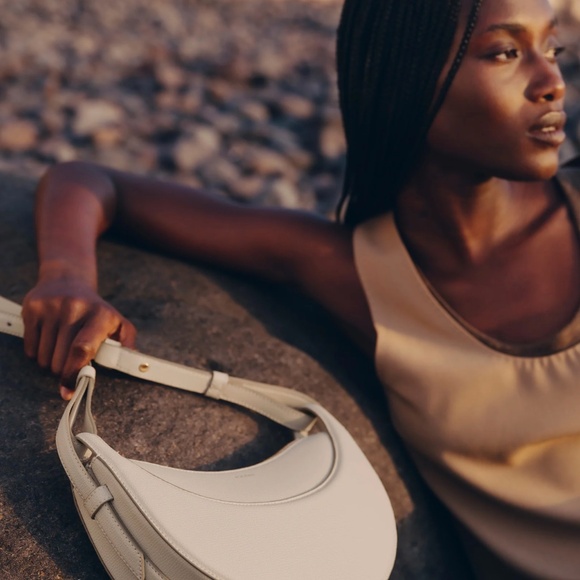 Polene Numero Dix Shoulder Bag - EDITION TEXTURED CHALK - Picture 4 of 10